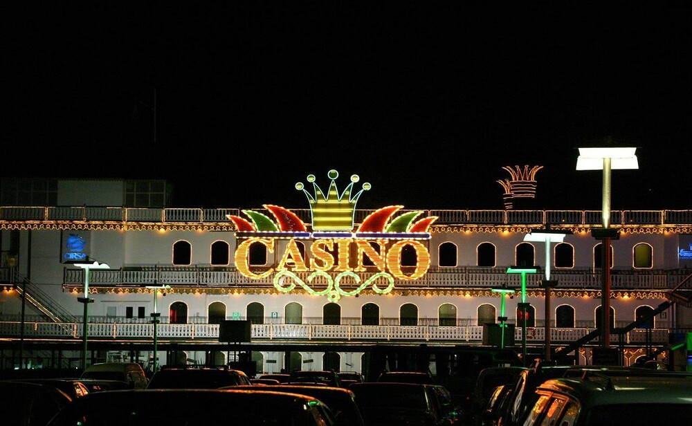 Casino Songs: 10 Popular Songs of All Times About Poker, Dice, Cards and Addiction that are Ruining the Mindset of People